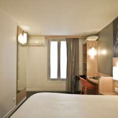 Отель ibis Paris Père Lachaise сейф в номере