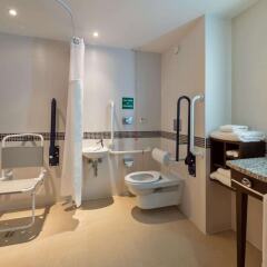 Отель Hampton by Hilton Luton Airport спа фото 2
