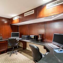 Отель Arlington Court Suites Hotel США, Арлингтон - отзывы, цены и фото номеров - забронировать отель Arlington Court Suites Hotel онлайн интерьер отеля фото 3