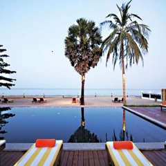 Отель The Beach Boutique Resort бассейн