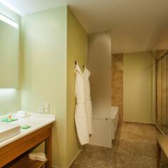 Отель Grand Resort Jermuk Армения, Джермук - 2 отзыва об отеле, цены и фото номеров - забронировать отель Grand Resort Jermuk онлайн ванная