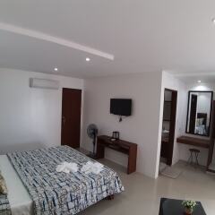 Отель Sundown Resort and Austrian Pension House сейф в номере