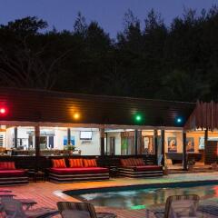 Funky Fish Beach & Surf Resort - Hostel фото 8