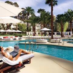 Tropicana Las Vegas - a DoubleTree by Hilton Hotel бассейн