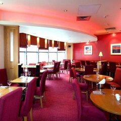 Отель Premier Inn Manchester City Centre - Portland Street Великобритания, Манчестер - отзывы, цены и фото номеров - забронировать отель Premier Inn Manchester City Centre - Portland Street онлайн гостиничный бар