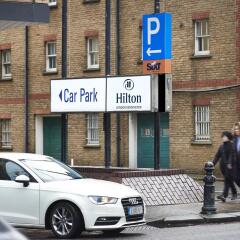 Отель Hilton London Kensington парковка