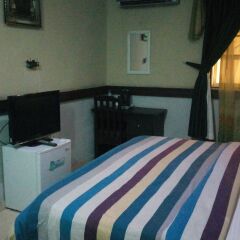 Brighton Hotel and Suites сейф в номере