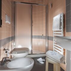 Отель Best Western Hotel Nettunia Италия, Римини - отзывы, цены и фото номеров - забронировать отель Best Western Hotel Nettunia онлайн ванная фото 2