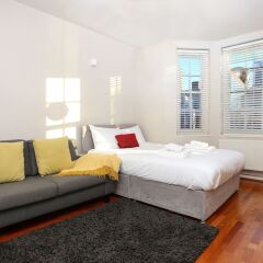 Отель 2 Bedroom Flat Sleeps 4 in Pimlico Великобритания, Лондон - отзывы, цены и фото номеров - забронировать отель 2 Bedroom Flat Sleeps 4 in Pimlico онлайн комната для гостей фото 5