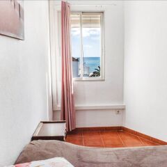 Апартаменты Beachfront Vacation Apartment in Fuengirola Ref 102 Фуэнхирола комната для гостей фото 4
