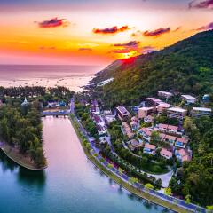 Отель Sunsuri Phuket пляж