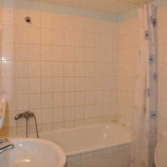Отель Residence Saint-Jacques Brazzaville Республика Конго, Браззавиль - отзывы, цены и фото номеров - забронировать отель Residence Saint-Jacques Brazzaville онлайн ванная