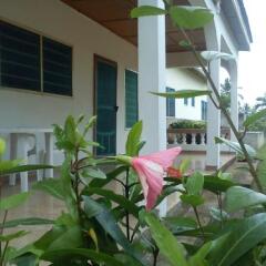 Отель Twitter Paradise Guest House Гана, Такоради - отзывы, цены и фото номеров - забронировать отель Twitter Paradise Guest House онлайн балкон