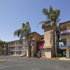 Отель Red Roof Inn Tulare - Downtown/Fairgrounds парковка