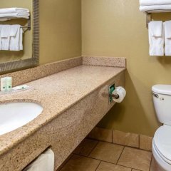Quality Inn & Suites in Seville, United States of America from 102$, photos, reviews - zenhotels.com bathroom