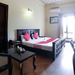 OYO 650 Hotel Amer View сейф в номере