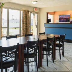 Отель Knights Inn Columbus питание