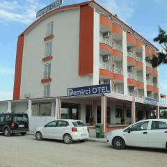 Demirci Hotel парковка фото 2