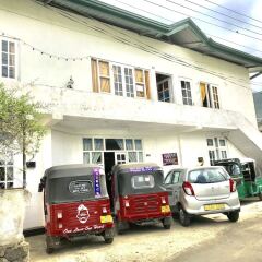 Отель Nuwara Eliya Redrock Guest парковка