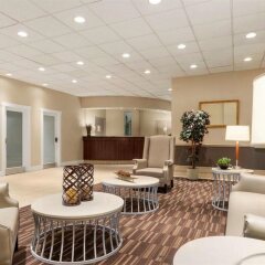 Отель Travelodge by Wyndham Calgary International Airport South Канада, Калгари - отзывы, цены и фото номеров - забронировать отель Travelodge by Wyndham Calgary International Airport South онлайн интерьер отеля фото 3