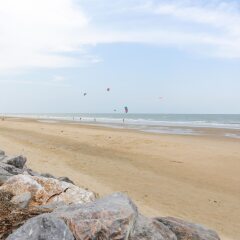 Отель KM Condo Seaside пляж