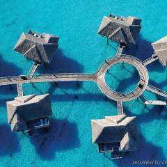 Отель Four Seasons Resort Bora Bora фитнесс-зал