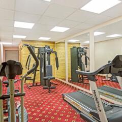 Отель Days Inn & Suites Louisville Airport SW фитнесс-зал