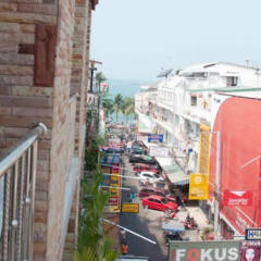 Отель Pattaya Noble Place 1 Паттайя балкон