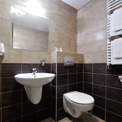 Отель Diament Spodek Katowice Польша, Катовице - 1 отзыв об отеле, цены и фото номеров - забронировать отель Diament Spodek Katowice онлайн ванная фото 2