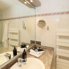 Отель Aparthotel Adagio Genève Saint Genis Pouilly Франция, Туари - отзывы, цены и фото номеров - забронировать отель Aparthotel Adagio Genève Saint Genis Pouilly онлайн ванная фото 2