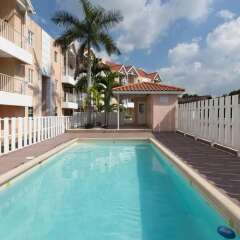Отель Kgn Most Centrally Located One Bdrm II бассейн фото 2