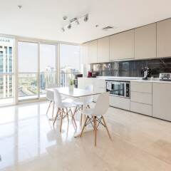Отель Stunning 4 BDR Penthouse in Dubai Marina в номере