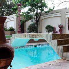 Отель J's Guesthouse