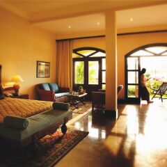 Отель The LaLiT Golf & Spa Resort Goa Индия, Южный Гоа - 8 отзывов об отеле, цены и фото номеров - забронировать отель The LaLiT Golf & Spa Resort Goa онлайн комната для гостей фото 3
