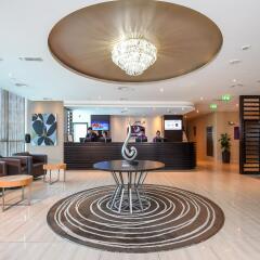 Отель Premier Inn Abu Dhabi Capital Centre интерьер отеля