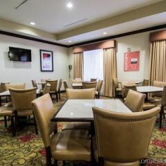 Отель Comfort Inn & Suites Maingate South питание