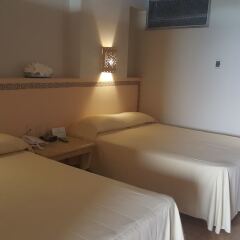 Отель Las Flores Beach Resort спа