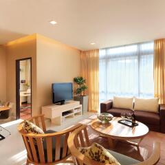 Отель PARKROYAL Serviced Suites Kuala Lumpur Малайзия, Куала-Лумпур - 1 отзыв об отеле, цены и фото номеров - забронировать отель PARKROYAL Serviced Suites Kuala Lumpur онлайн комната для гостей фото 3