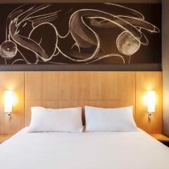 Отель Ibis Cornella Испания, Корнелья-де-Льобрегат - отзывы, цены и фото номеров - забронировать отель Ibis Cornella онлайн комната для гостей фото 2