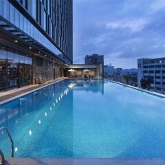 Отель Hilton Guangzhou Tianhe бассейн