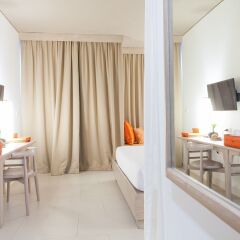Отель ZEN Premium Soi Naiyang 2 комната для гостей фото 3