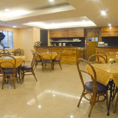 Отель Nichols Airport Hotel Филиппины, Паранак - отзывы, цены и фото номеров - забронировать отель Nichols Airport Hotel онлайн питание