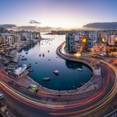 Апартаменты Luxury 3BR Apartment by the Sea, Prime Location Буджибба бассейн