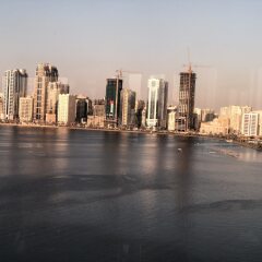 Отель Golden Tulip Sharjah ОАЭ, Шарджа - 1 отзыв об отеле, цены и фото номеров - забронировать отель Golden Tulip Sharjah онлайн балкон