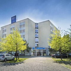 TRYP Bochum-Wattenscheid Hotel парковка