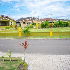 Отель Ocho Rios Getaway Villa at Draxhall Ямайка, Очо-Риос - отзывы, цены и фото номеров - забронировать отель Ocho Rios Getaway Villa at Draxhall онлайн парковка