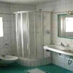 Апартаменты Hubengut Apartments Лана ванная