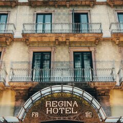 Hotel Regina Барселона вид на фасад