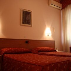Hotel Delle Rose сейф в номере
