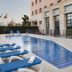 Отель Holiday Inn Express Ciudad de las Ciencias Испания, Валенсия - 1 отзыв об отеле, цены и фото номеров - забронировать отель Holiday Inn Express Ciudad de las Ciencias онлайн бассейн фото 2